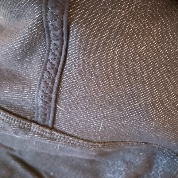 Lululemon Button Capri size 2 - Picture 8 of 8